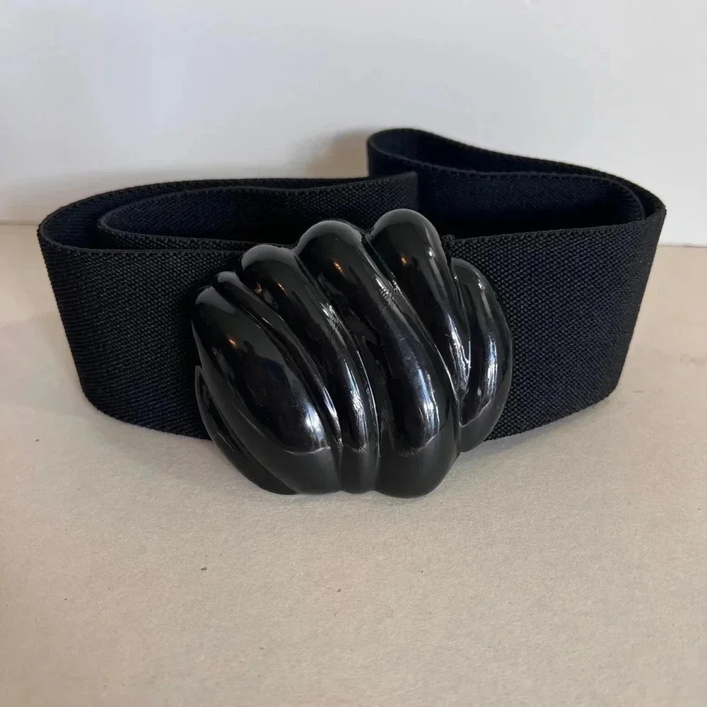 Vintage Women's‎ Black Stretchy Belt with Unique Shell Buckle